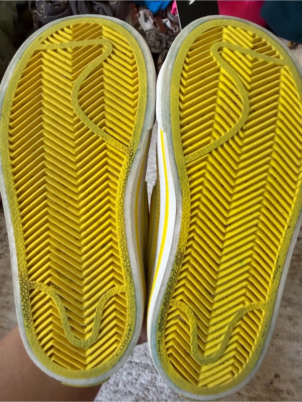9 - Toddler/Kids Nike White and Yellow Low-Top Sneakers
